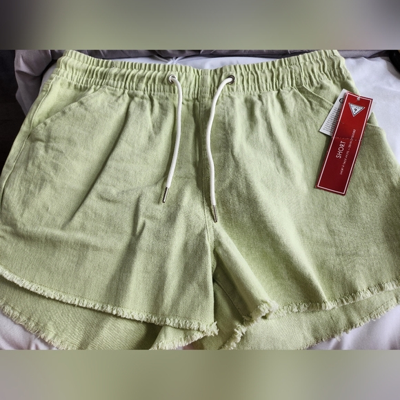 Guess Shorts, size xl - Picture 1 of 8